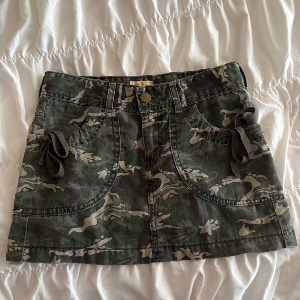 Levi's Green Camouflage Skirt